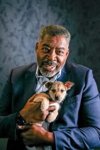 Read more about the article Ernie Hudson Joins Puppy Food Bank as Pet Rescue Ambassador